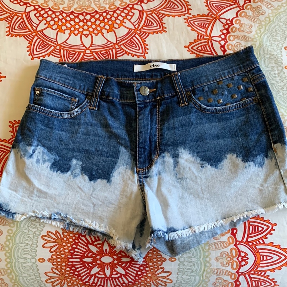 Low rise shorts